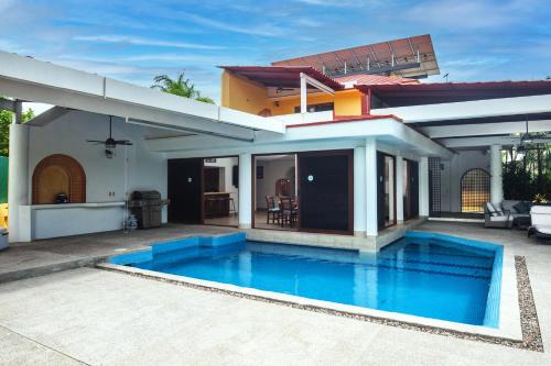Beach Access, Sleeps 9 Adults, Private Heated Pool, Boat Dock, Villa Calaveras in Nuevo Vallarta , Mexico