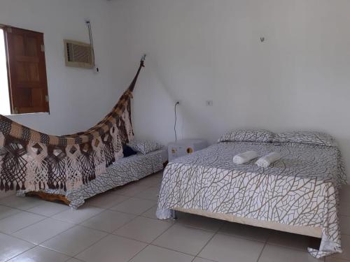 1 double bed, 2 twin beds