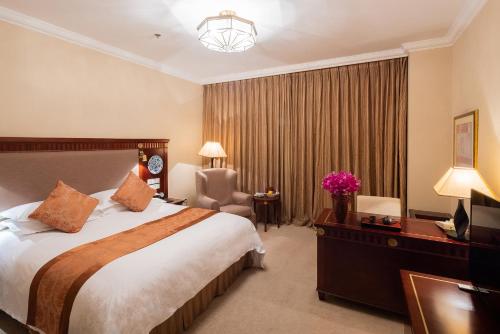 room detail thumbnail 1