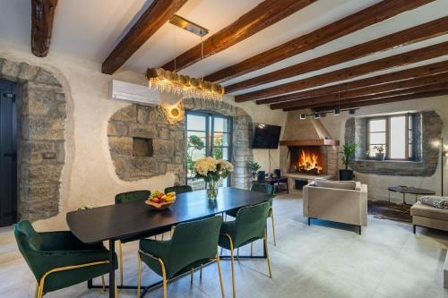 Villa Grazia with heated Pool
