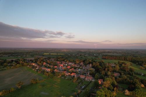 The Carriage House. Sleeps 18+. York. - main image