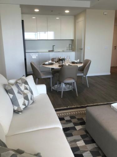 One-Bedroom Apartment image 7