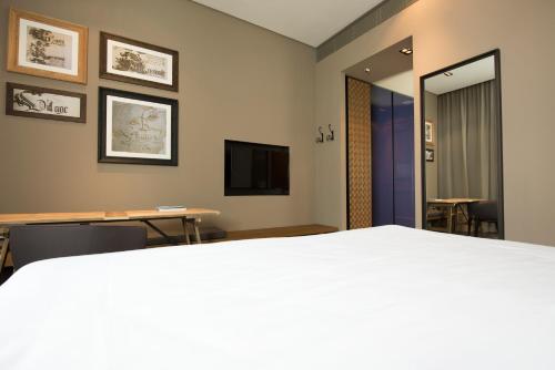 1 queen bed
