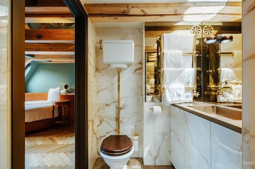 Boutique Hotel The Noblemen - image 12