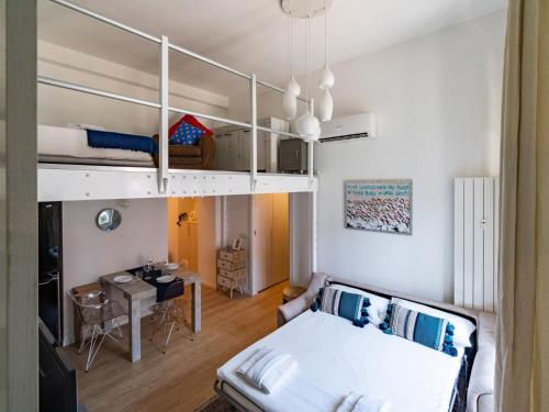 The Best Rent - Lovely loft with balcony near Piazza Vetra, Milan (photo 10)