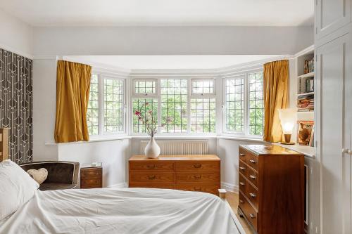 Veeve - Chiswick Park Home