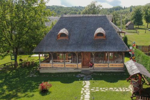 Casa din Susani