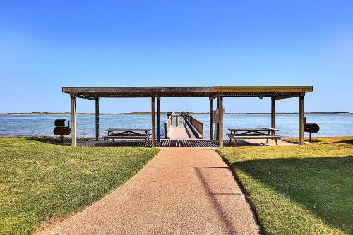 Channelview 208 - image 5