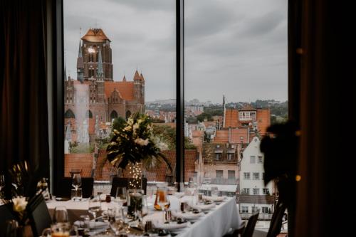 318846094 Holiday Inn Gdansk - City Centre by IHG