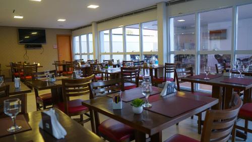 Restaurant, Oiti Hotel - Gurupi in Gurupi