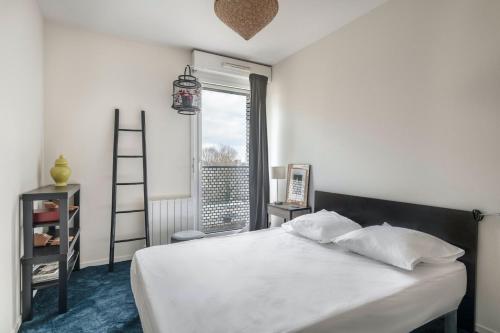 Appartement chic et moderne sur les bords de Loire - image 12