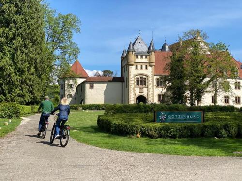 Schlosshotel Götzenburg - Hotel - Jagsthausen