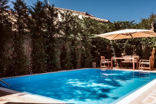 Villa Butterfly - Heated Private Pool & Jacuzzi