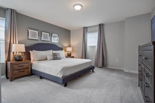 Beautiful 6 Bedroom 4 and a half Bathroom 2 Story Villa 1197 - image 11