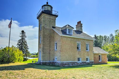 Ontonagon Home with Fire Pit - Steps to Beach!