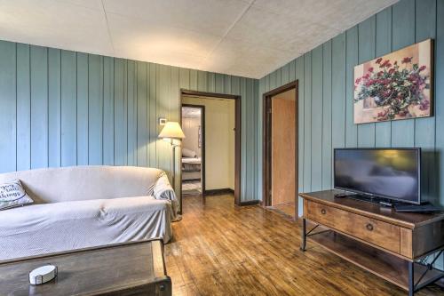 Værelse, Ashland Apartment Walkable and Pet Friendly! in Ashland (WI)