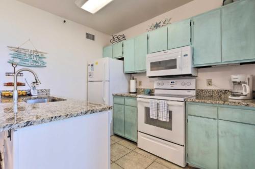 Beachfront Condo with Private Balcony and Views! photo 4