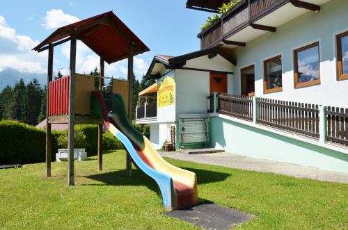兒童遊樂場, Karawanken Lodge in 濱湖法克