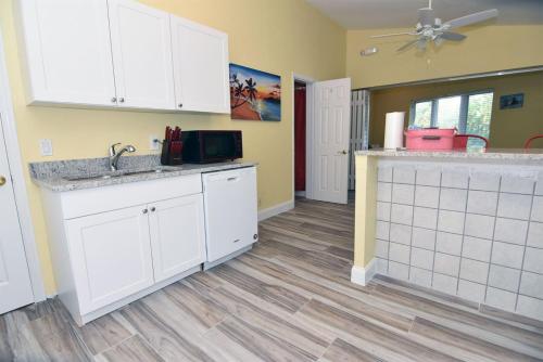 Palms of Sanibel Rose Cottage - image 6
