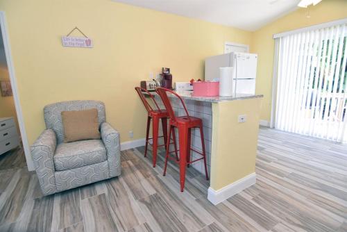 Palms of Sanibel Rose Cottage - image 5