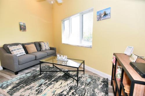 Palms of Sanibel Rose Cottage - image 3
