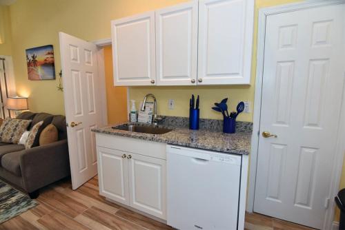 Palms of Sanibel Blue Cottage - image 6