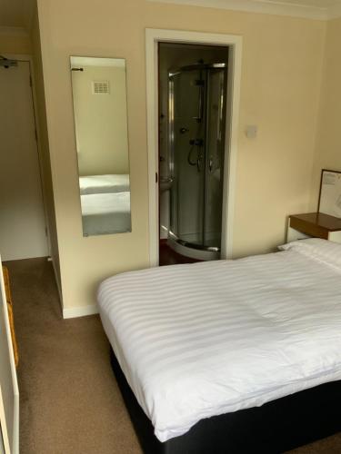 Guestroom, Salutation Hotel in Kinross