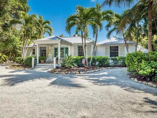 Palmflower House - image 12