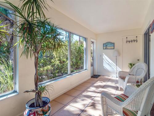 West End Paradise 4 - image 14