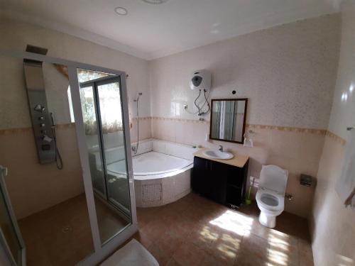 Afri-Royal Hotel – East Legon