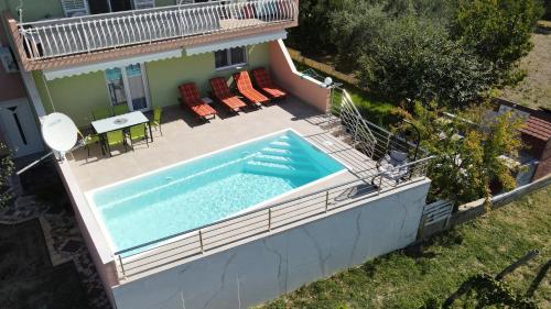 Apartment M&M with private Pool - Location saisonnière - Kučine