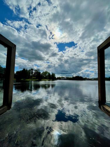 酒店周边, Laivu māja uz Alūksnes ezera/ Boat house on a Lake (Laivu maja uz Aluksnes ezera/ Boat house on a Lake) in 古本那