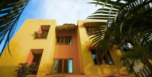Hotel Cielo Rojo — hotel in Calle Asia 6, San Francisco MX, 63734