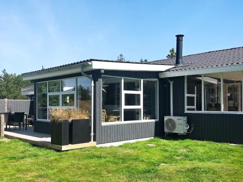 Three-Bedroom Holiday home in Blåvand 21