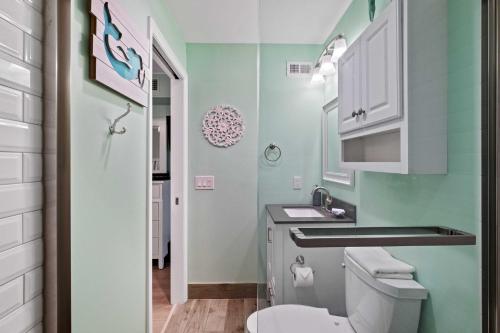 Villa with Prime Location Walk to Beach and Coligny! - image 2