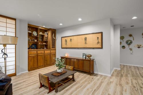 Eclectic Bella Vista House with Zen Garden! - image 4