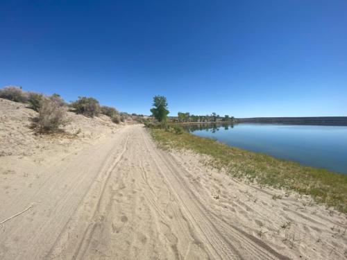 Tentrr Signature Site - Lakeview desert oasis- Soda Lake waterfront 2 - image 11