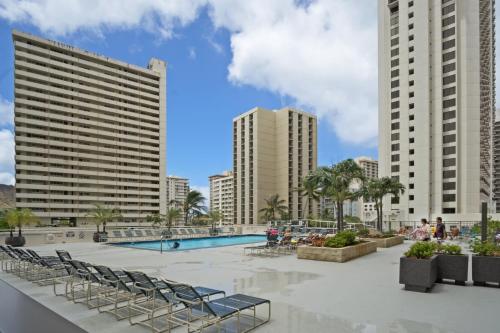 Waikiki Banyan by Darmic - main image