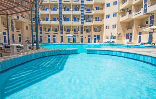 Poolside With Patio Near El Gouna - 2 x Large Pools & Kitchen - European Standards - Tiba Resort P4