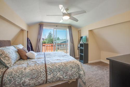 Cozy 2 Bedroom Cabin In Big Bear! Escape To The Woodlands! cabin - image 10