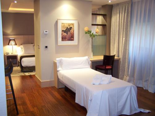 3 twin beds
