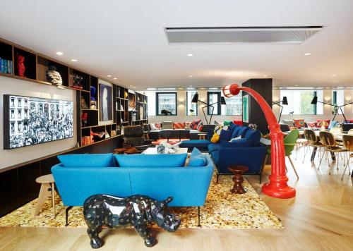citizenM Paris Champs-Élysées - image 13