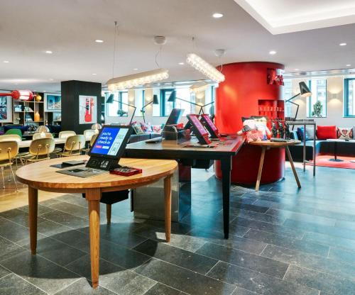citizenM Paris Champs Elysées hotel