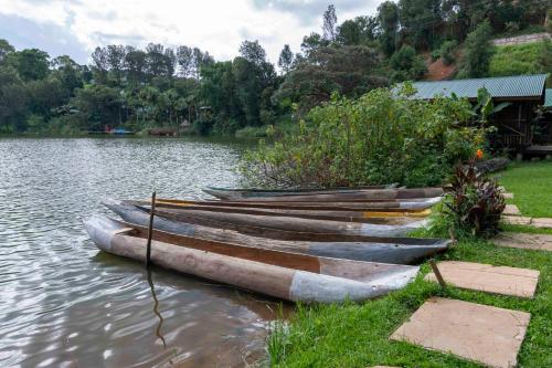 Bunyonyi Overland Resort