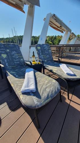Ресторан, Floating Sea House SONČEK (Floating Sea House SONCEK) in Лучія