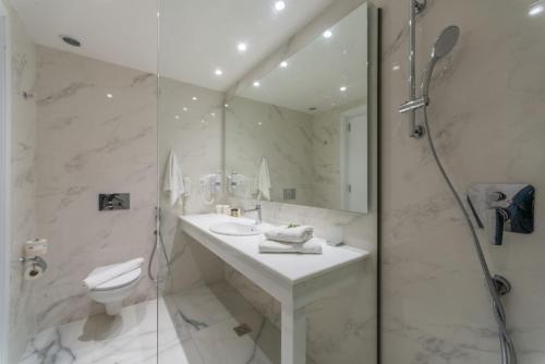 Ibiscus Corfu Hotel - image 2