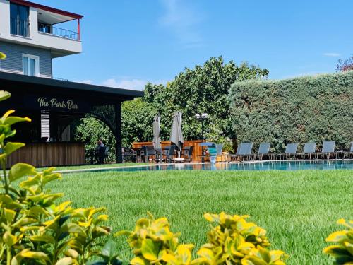 THE PARK HOTEL