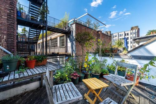 Picture of Pass The Keys Lovely 2Bedroom Apartment With Roof Terrace In Shoreditch