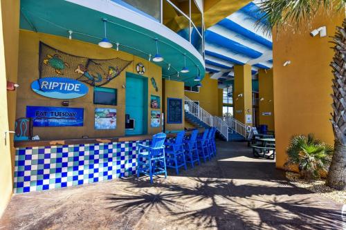 Splash Beach Resort #1601-W by Book That Condo - image 7