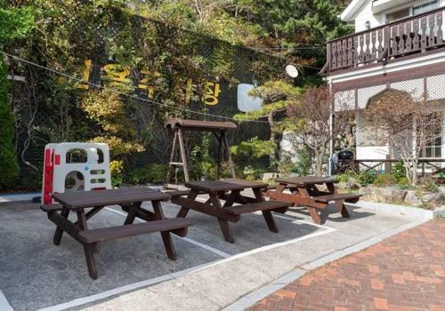 Bikyong Pension